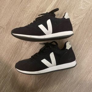 Veja Sneakers
